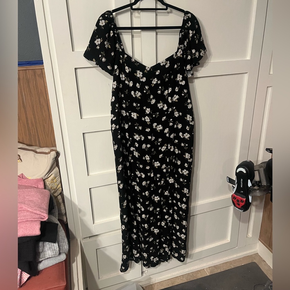 Old Navy Flutter Sleeve Maxi Dress.